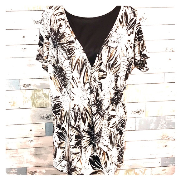 nick & Sarah Tops - Nick & Sarah Faux wrap blouse size 2x          021